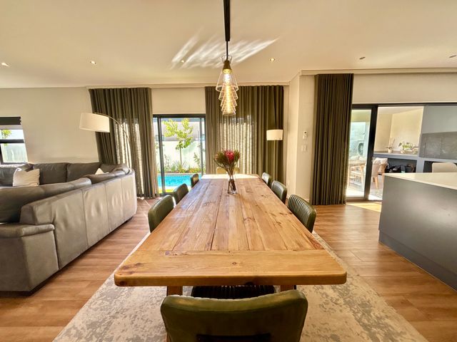 To Let 4 Bedroom Property for Rent in Sandown Western Cape